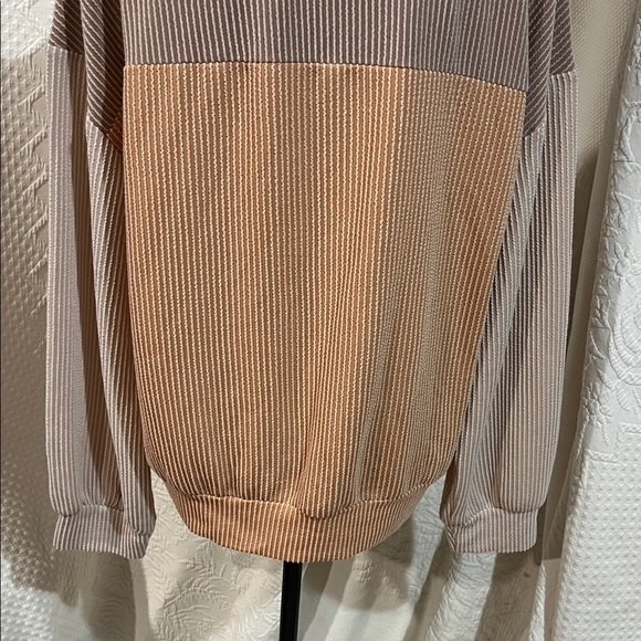 Colorblock Ribbed Women’s‎ Top, size medium - Picture 7 of 10